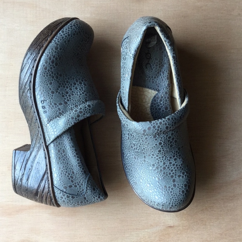 b.o.c. Clogs Size 6 M EUC